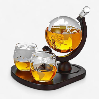 TerraSip – Globus Dekantersett med Trestativ for Display